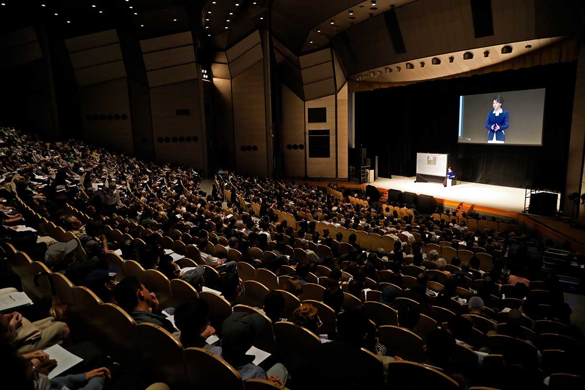 10月8日（日）、「2023高橋佳子講演会」が全国に先駆けて金沢で開催、1500名を超える方々が参加されました！ 三宝出版